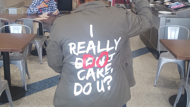 Photo: Actress and Host Yvette Nicole Brown sporting her mock-Melania coat at Poiticon 2018.